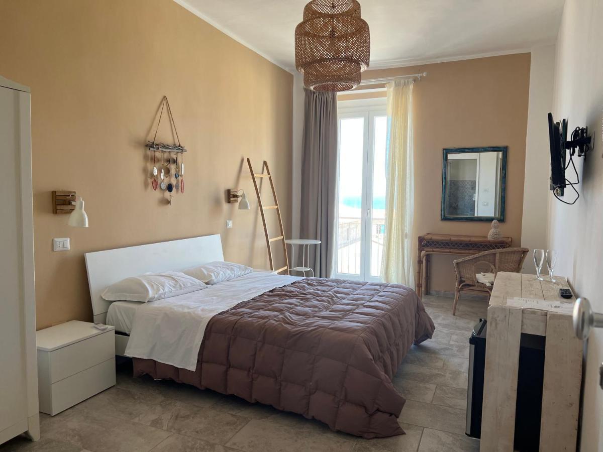 Brezza Marina Bed & Breakfast Тропеа Екстериор снимка