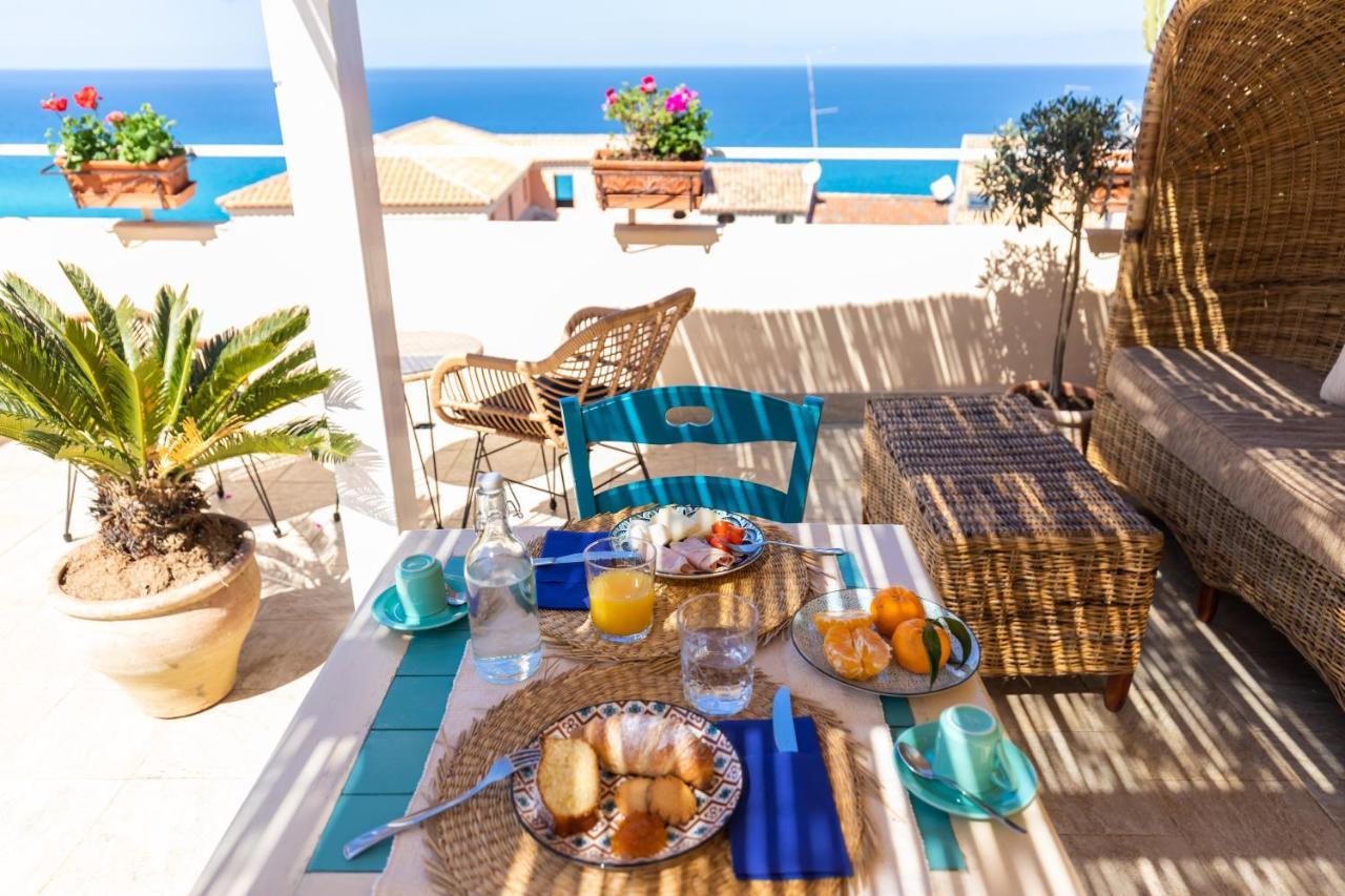 Brezza Marina Bed & Breakfast Тропеа Екстериор снимка